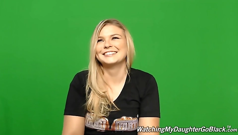 Blonde with a nice body fucked by a guy in casting