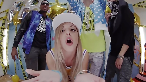 Fabulous teen gets fucked in public in homemade film