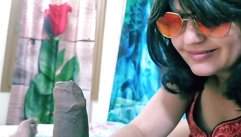 Amateur brunette mature girl with natural tits and beautiful body