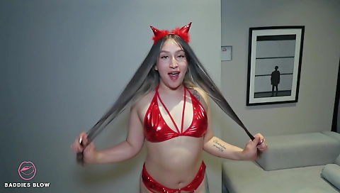 Amateur tattooed brunette gets her ass fucked in POV