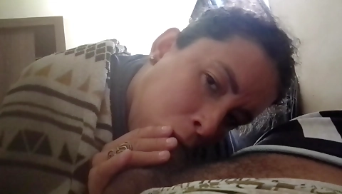 Ebony girl gets her hairy pussy pounded in a deepthroat vid