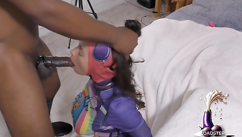 Amateur brunette with a small throat is getting deepthroat