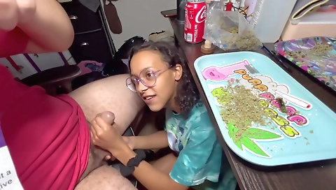 Amateur webcam sex with a ebony girl and brunette girl