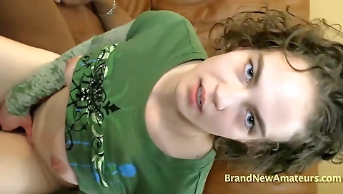 Amateur teen sucks and gets her cunny fucked by her cock